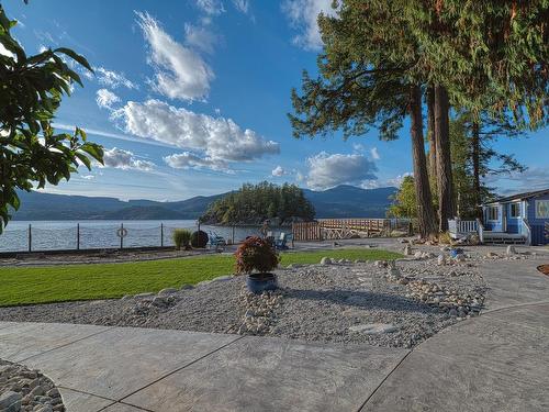 7629 Sechelt Inlet Road, Sechelt, BC 