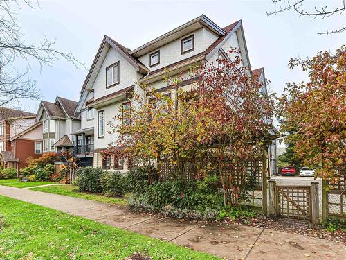 11 1211 Ewen Avenue, New Westminster, BC 