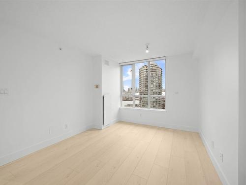 2501 63 Keefer Place, Vancouver, BC 