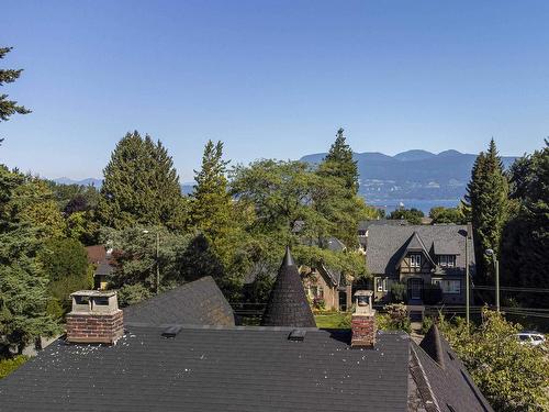 4266 W 10Th Avenue, Vancouver, BC 