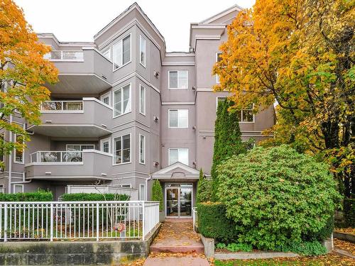 401 245 St. Davids Avenue, North Vancouver, BC 