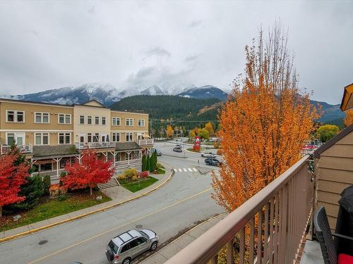 301 7331 Arbutus Street, Pemberton, BC 