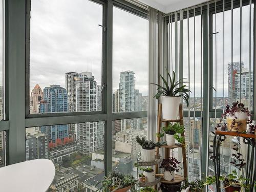 2303 1188 Howe Street, Vancouver, BC 