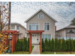 2 3945 ALICE STREET  Vancouver, BC V5N 4J6