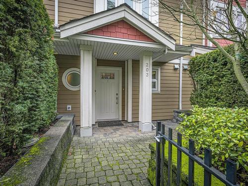 203 568 Rochester Avenue, Coquitlam, BC 