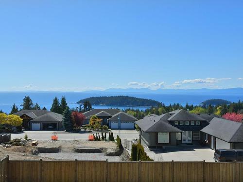 6217 Oracle Road, Sechelt, BC 