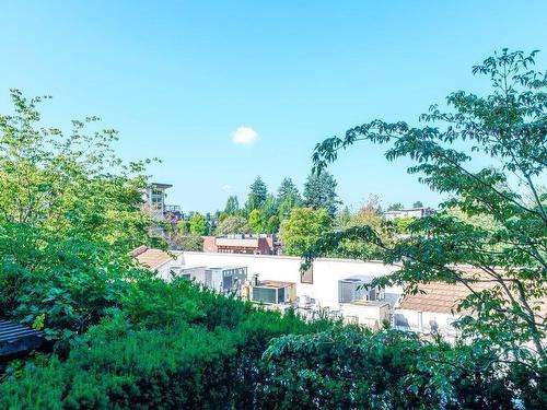 307 1677 Lloyd Avenue, North Vancouver, BC 