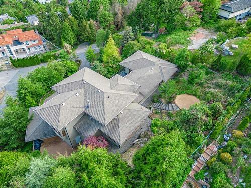 1035 Crestline Road, West Vancouver, BC 