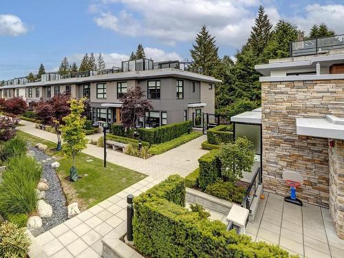 306 3220 Connaught Crescent, North Vancouver, BC 