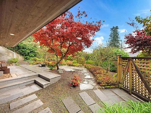 1029 Clyde Avenue, West Vancouver, BC 