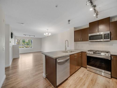 418 3110 Dayanee Springs Boulevard, Coquitlam, BC 