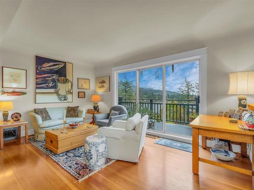 4735 Pilot House Road, West Vancouver, BC 