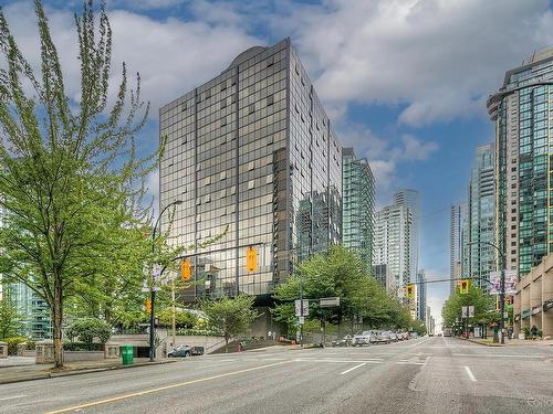 809 1333 W Georgia Street, Vancouver, BC 