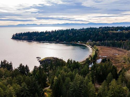 7462 Redrooffs Road, Halfmoon Bay, BC 