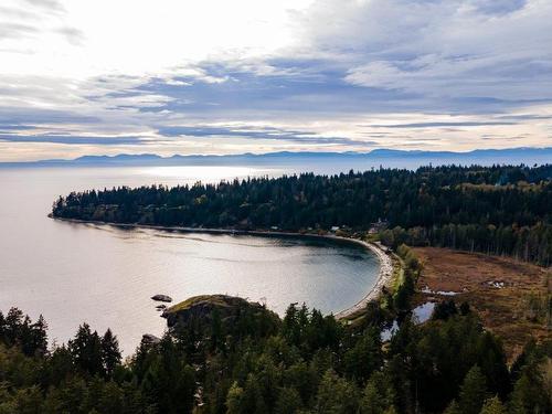 7462 Redrooffs Road, Halfmoon Bay, BC 