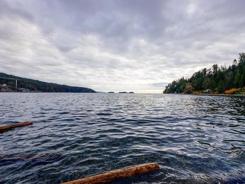 7462 Redrooffs Road, Halfmoon Bay, BC 