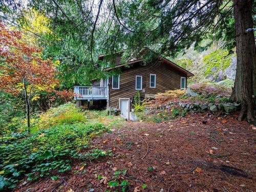 7462 Redrooffs Road, Halfmoon Bay, BC 