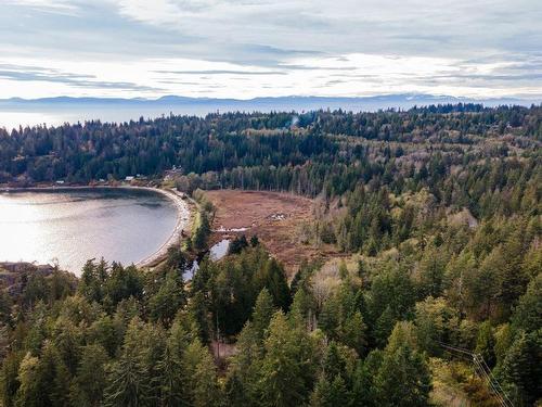 7462 Redrooffs Road, Halfmoon Bay, BC 