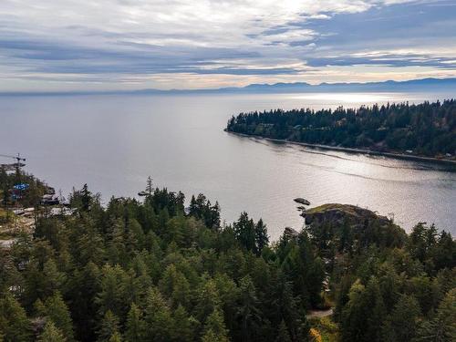 7462 Redrooffs Road, Halfmoon Bay, BC 