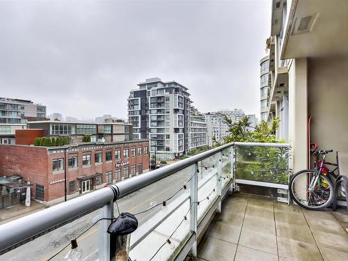 403 2055 Yukon Street, Vancouver, BC 