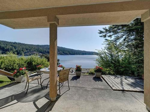 7659 Redrooffs Road, Halfmoon Bay, BC 