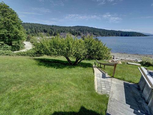 7659 Redrooffs Road, Halfmoon Bay, BC 