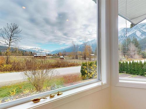 7389 Harrow Road, Pemberton, BC 