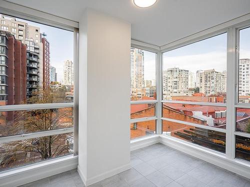 6D 139 Drake Street, Vancouver, BC 