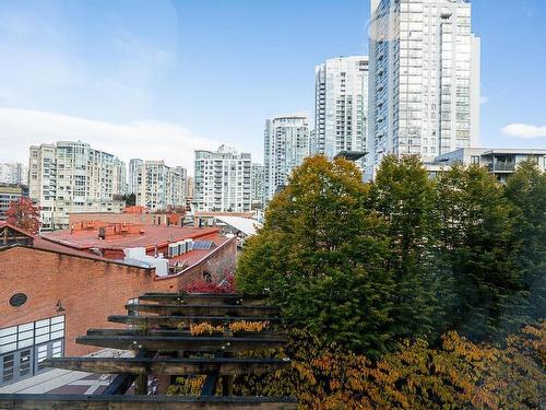 6D 139 Drake Street, Vancouver, BC 