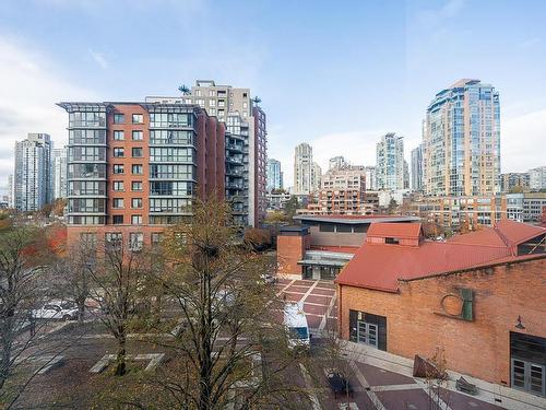 6D 139 Drake Street, Vancouver, BC 