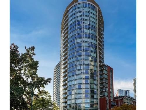 2001 58 Keefer Place, Vancouver, BC 