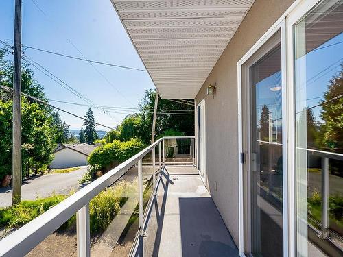 375 Tempe Crescent, North Vancouver, BC 