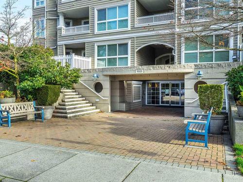 312 5500 Lynas Lane, Richmond, BC 