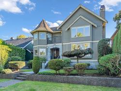 4072 W 11TH AVENUE  Vancouver, BC V6R 2L3