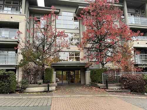 409 9319 University Crescent, Burnaby, BC 