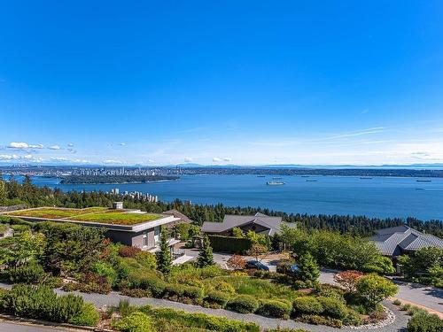 2761 Highview Place, West Vancouver, BC 