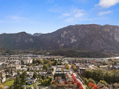 10 1233 Main Street, Squamish, BC 