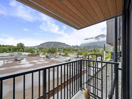 212 1365 Pemberton Avenue, Squamish, BC 