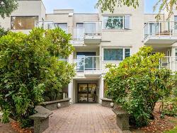 211 830 E 7TH AVENUE  Vancouver, BC V5T 4J2