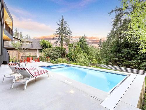 3823 Bayridge Avenue, West Vancouver, BC 