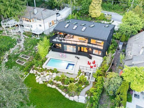 3823 Bayridge Avenue, West Vancouver, BC 