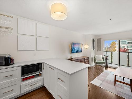 204 1205 W 14Th Avenue, Vancouver, BC 