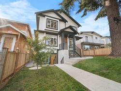 1 3644 E 28TH AVENUE  Vancouver, BC V5R 1T7