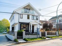 2 2260 E 25TH AVENUE  Vancouver, BC V5N 2V8