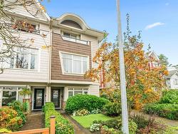 2022 FRASER AVENUE  Port Coquitlam, BC V3B 1N6