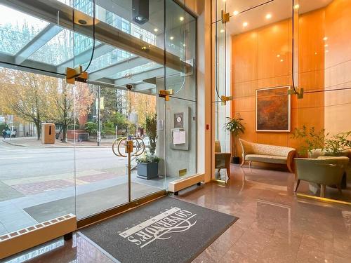 802 388 Drake Street, Vancouver, BC 