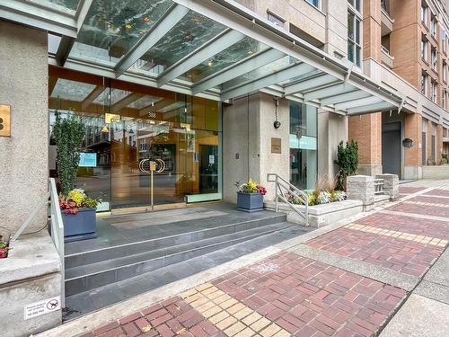 802 388 Drake Street, Vancouver, BC 