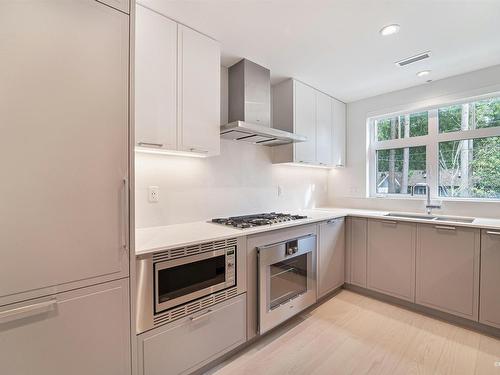 7 1960 Glenaire Drive, Vancouver, BC 