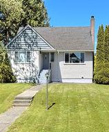 748 E 11TH STREET  North Vancouver, BC V7L 2H8