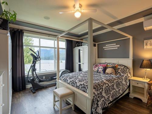 6152 Highmoor Place, Sechelt, BC 